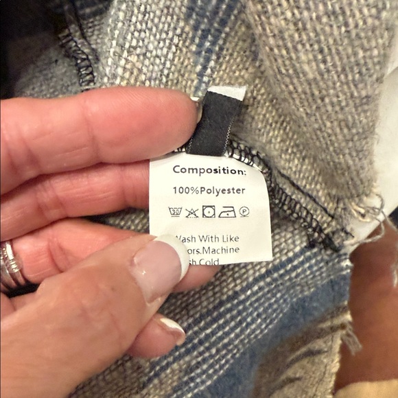 Aztec Patterned Button-Up Jacket - Picture 5 of 5